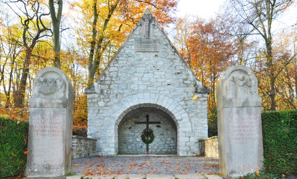 Berkumer Ehrenmal auf dem Wachtberg Berkumer Ehrenmal auf dem Wachtberg