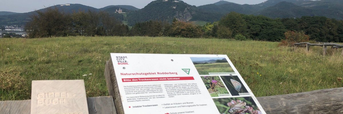 Informationstafel des Naturschutzgebiets Rodderberg