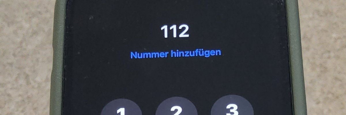 Ein Handy mit der Einwahl 112