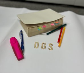 Buch mit Stiften