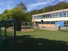 Ansicht Schulhof GGS Adendorf