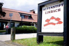 EIngangsbereich Altenstift Limbach