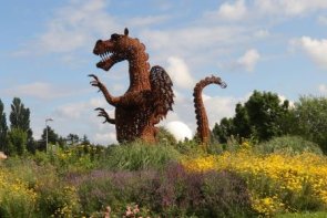 Drache "Godart von Wachtberg" am EKZ in Berkum. (Foto: Tania Beilfuß)