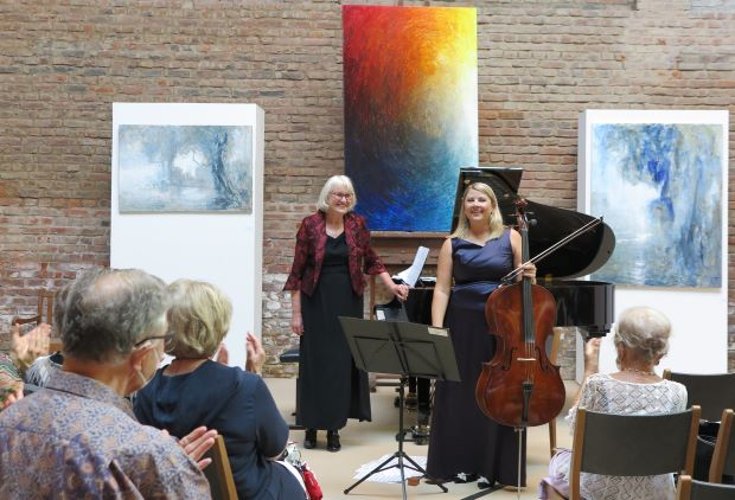 Wessels-Kazakova: Applaus für ein tolles Konzert! (Foto: Gemeinde Wachtberg/mm)
