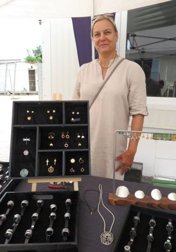 Schmuck von Ursula Schmitz. (Foto: Gemeinde Wachtberg/mm)