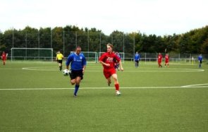 Zwei Fußballspieler auf dem Platz