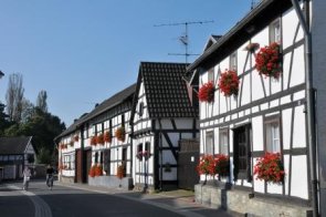 Fachwerkhäuser in Pech. (Foto: Ralf Schuhmann)