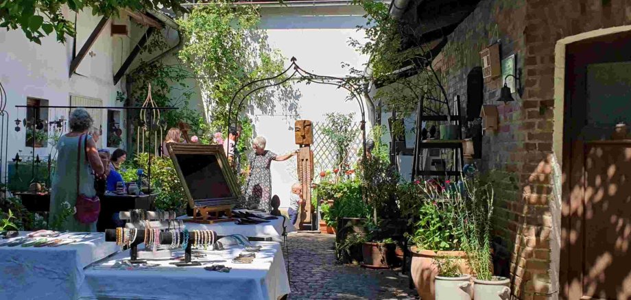 Grüner Hof… ein kleiner feiner Kunstgarten. (Foto: Gemeinde Wachtberg/mf)