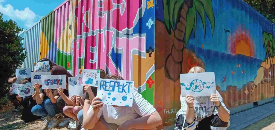Die Jugendlichen hatten viel Spaß bei der „Spray-Days-Aktion“. (Foto: Gemeinde Wachtberg/hw)